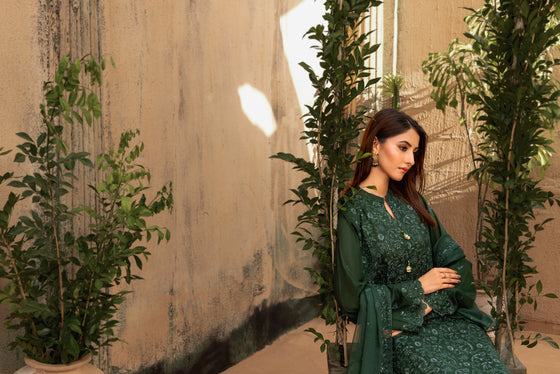 KARI NOIR  EXCLUSIVE CHIKANKARI  FESTIVE EDIT