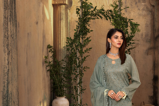 KARI NOIR  EXCLUSIVE CHIKANKARI  FESTIVE EDIT